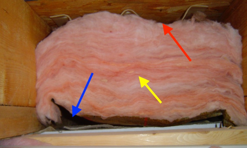 Air flow pathways in a vented cathedral ceiling assembly